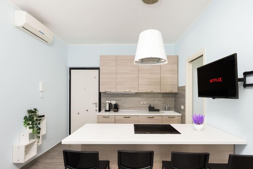 Casa Azzurra -central Station-free Luggage Storage *